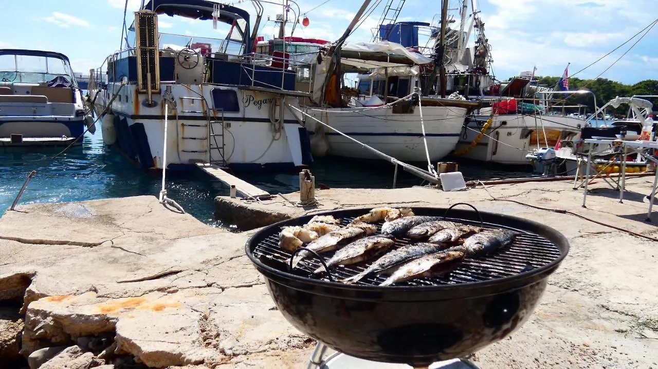 Πλωτό κατάλυμα Pegazus Ξενοδοχείο Omišalj Κροατία